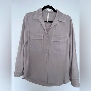 Aritzia Babaton Utility shirt - light grey size Small